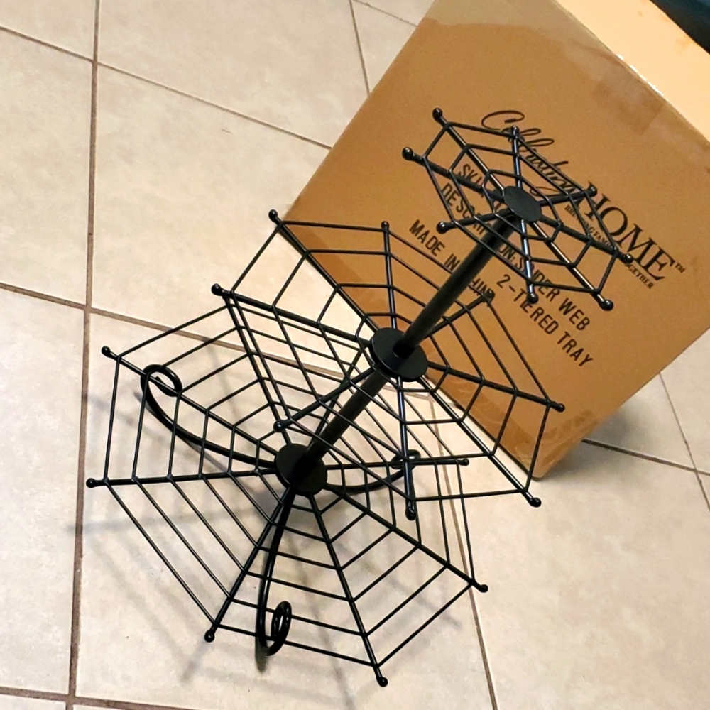 2-Tiered Spider Web Serving Tray